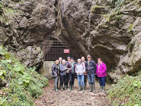 IVhod v Križno jamo